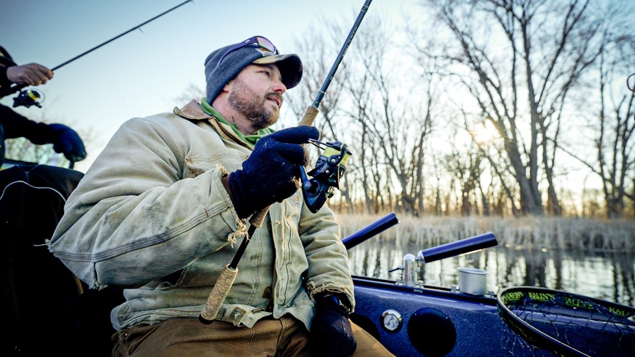 THE BITE IS ON! | Jig Fishing the Wolf River Walleye Run