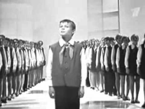Song Of The Crocodile Gena. Big Children's Choir. 1973