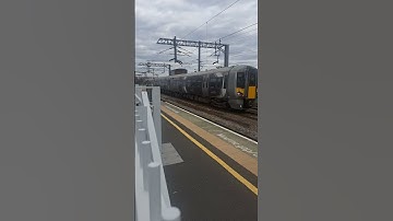 Heathrow Express class 387 passing Southall 387135 & 387134 29/8/23 #shorts