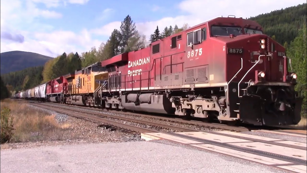 Clear on the Approach YAHK!!! CP 8875 Leads CP 368 (Grain) East at Yahk BC, CP Cranbrook Subdivision