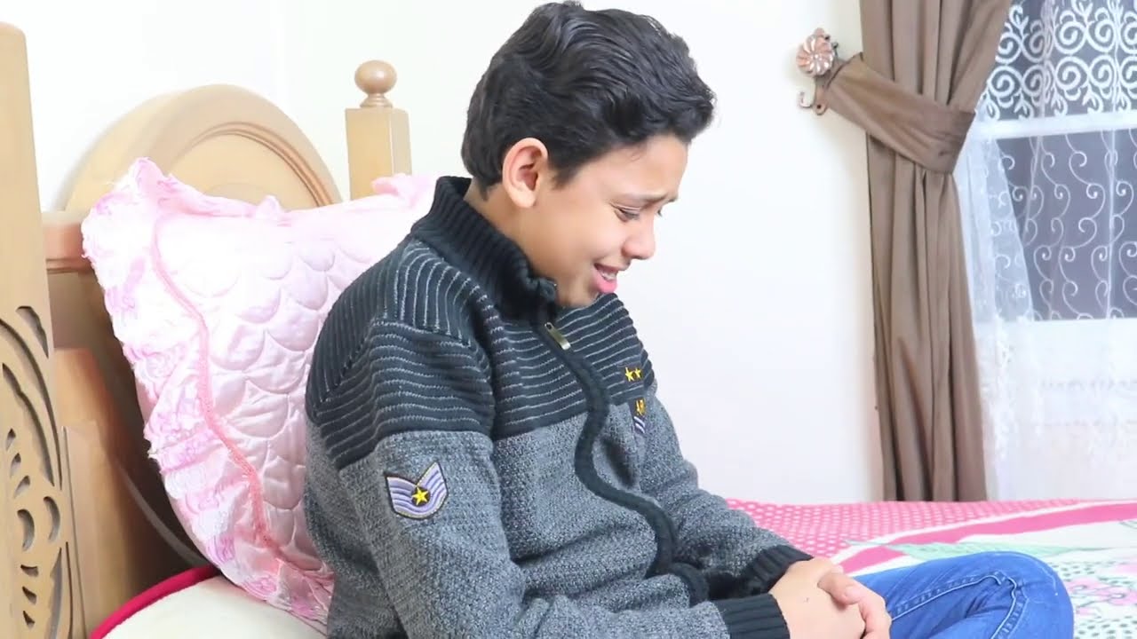 ا ب يتعامل مع عائلته بكره وانانيه ؟