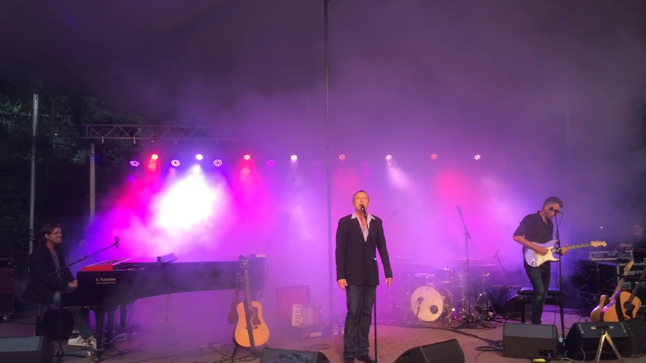 Stef Bos - Papa (improvisatie + rookmachine “blunder” )