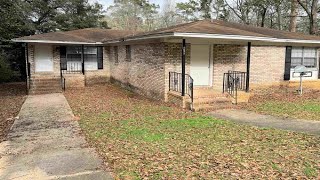 1720 Hartsfield, TALLAHASSEE, FL Presented by Joe Manausa.