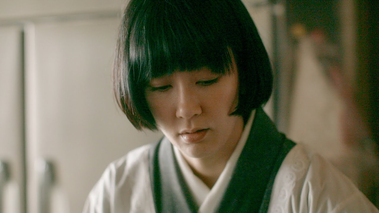 水川あさみ、旦那と別居中の女将であり母親／三宅朱莉主演『霧の淵