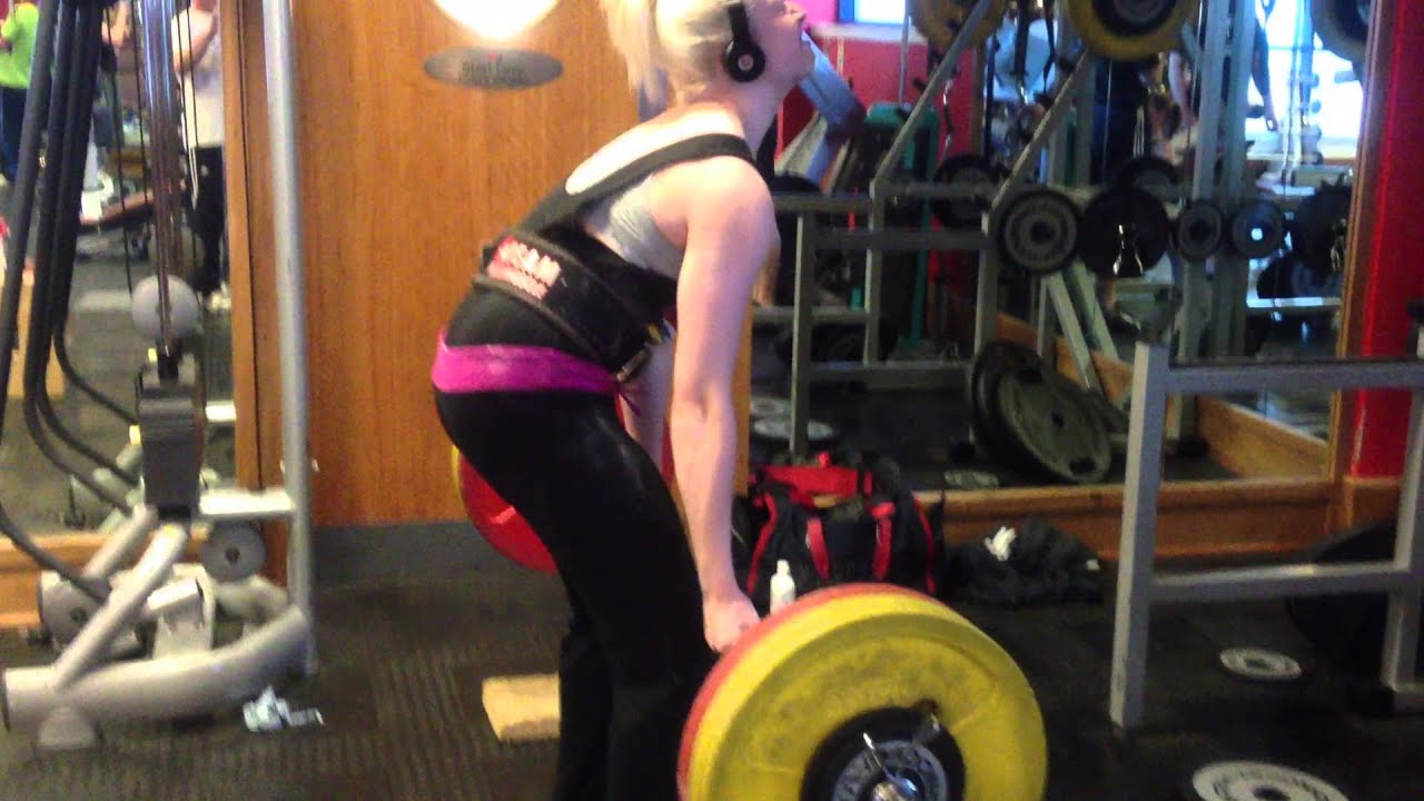 Bronwyn Taylor, 16, 137.5kg raw deadlift