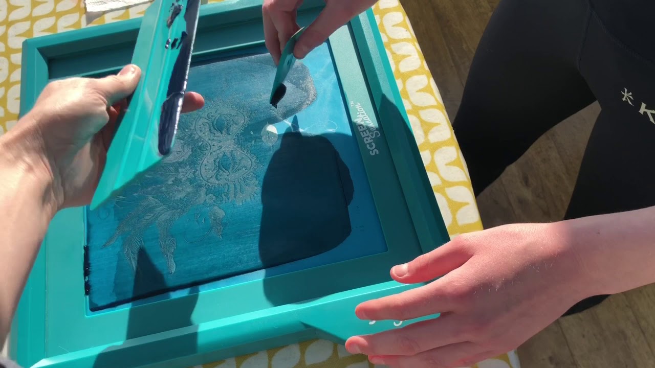 DIY Envelope pillow using screen sensations screen printing frame