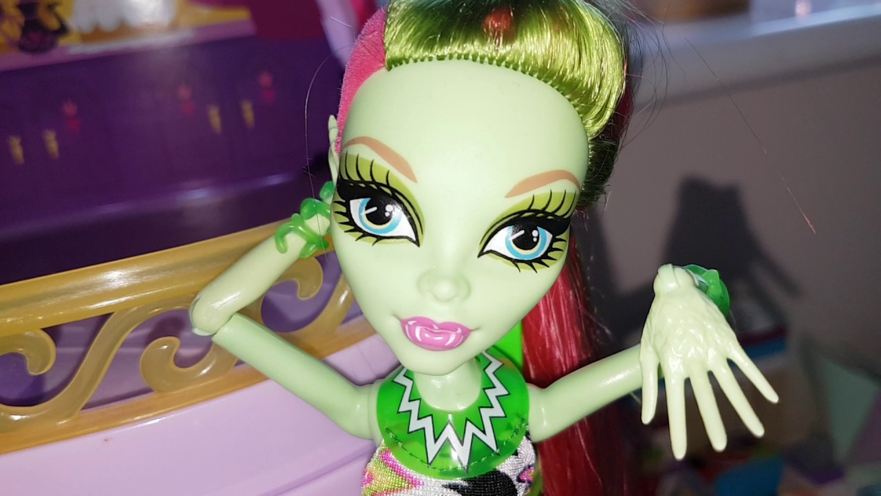 Monster high swim class venus mcflytrap plus a look at some of my other toys.