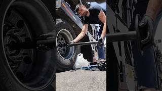 Axle gasket replacement and installing  axle shaft back Freightliner Cascadia #trucking #axle #shaft