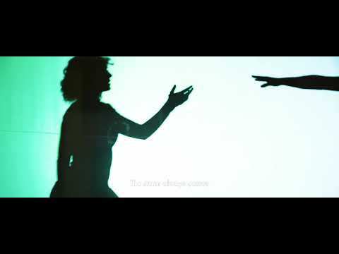 在 YouTube 上觀看「Wait for the sun - Amanda Maalouf」