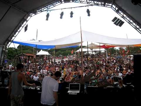 Killerwatts (tristan & avalon) LIVE Pt 3 @ Soulvision Festival 2011, Brazil (AdamCam)