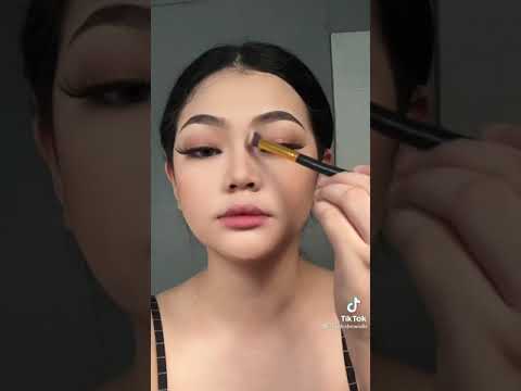 Filipina did ABG makeup look