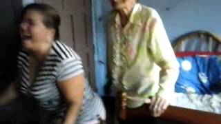 Abuelita Bailando Perreo