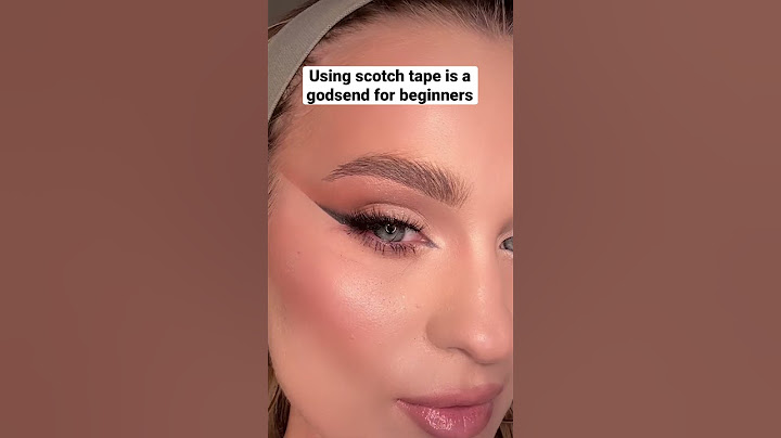 Using scotch tape is a godsend for beginners 😍👌🏼 Follow for more makeup and hairstyle ideas ❤️