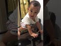 Ini gimana sih? Kok manjat kstu???