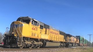 UP 4471 Leads a Stack Train, Grand Mound, IA, 11/26/17