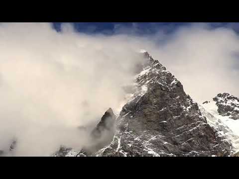 \"შხარას და ღრუბლების ცეკვა\"