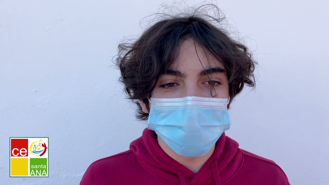 Santi Campo Carrasco, alumno de 1º de Bachillerato, nos habla a cámara.