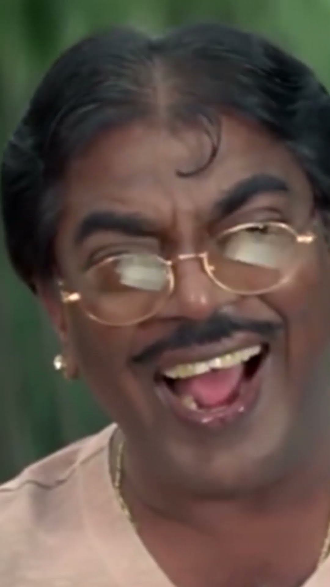 Ye Aadmi Public Ke Saamne Doodh Main Pani Mila Raha Hai #PyarKiLadai #Comedy #Shorts