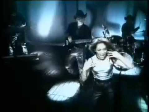 Watch the video for Atrapado