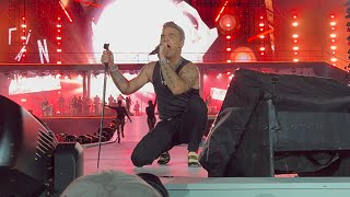 Miniatura de vídeo de "Robbie Williams - Show intro and Let Me Entertain You from Munich"