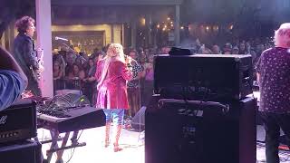 Hanging Out Backstage With Dale Bozzio & Missing Persons..