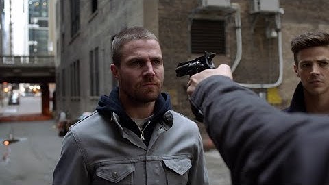 Oliver, Barry and Kara Get Arrested/Gotham Jail Scene || Elseworlds Crossover Arrow 7x09 1080p