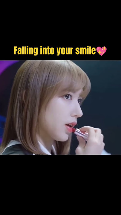 kiss💋💋#shorts#fallingintoyoursmile#cdrama#kdrama#romance#gaming#kiss#trending#viralvideo#korean#love
