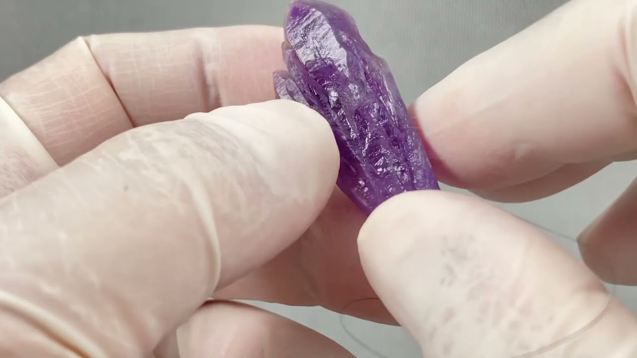 ナイジェリアTutu Cliffs産アメジスト原石 10.4g - パーフェクト