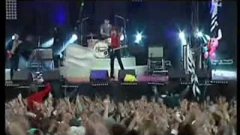 01 Michael  Franz Ferdinand live Vieilles Charrues WMV V9