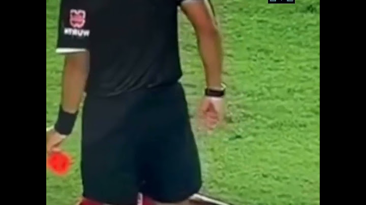 Se hace el dormido para evitar la expulsión #futbol