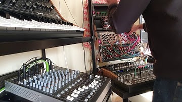 Beringher TD3 Acid vibe into Instruo cs-l Melodic tune # sequenced by Varigate 8 # Bass from Endorph