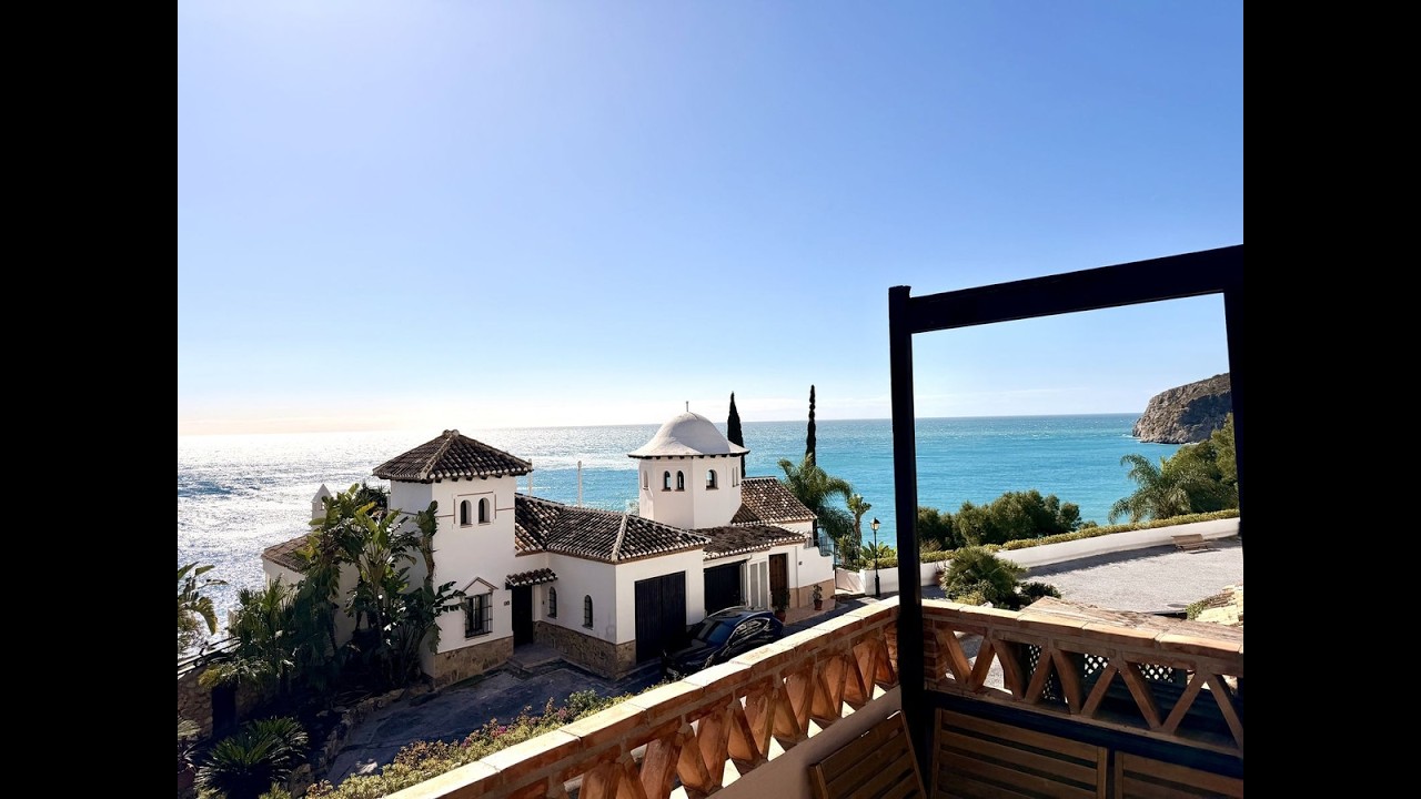 Semi-Detached House for sale in La Herradura