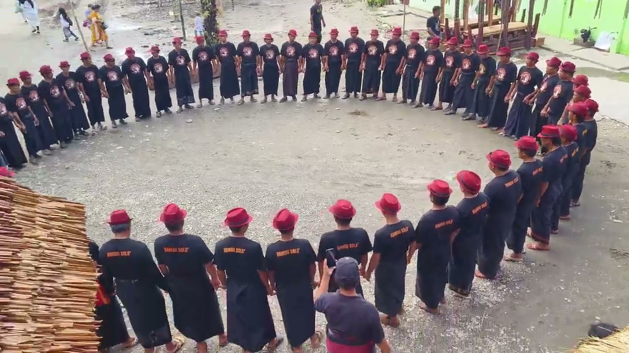 badong na to tonglo madandan..  acara duka luwu utara