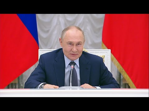 «Непростая работа!»: Путин рассказал, как сажал картошку с отцом