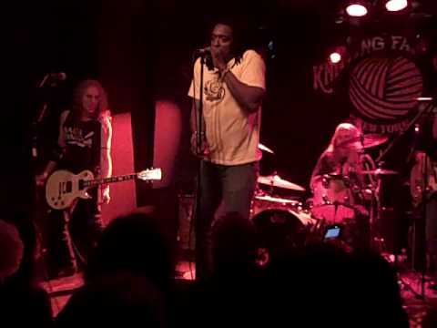 Bernard Fowler singing Get Away at the Knitting Factory NYC on 5/19/09 - YouTube