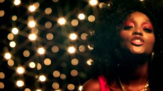 SARAH KALUME FEAT AKON - LIGHT SWITCH  (OFFICIAL VIDEOCLIP) Resimi