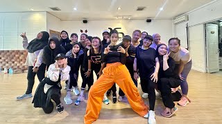 VOIS SUR TON CHEMIN - Wishnu Shantika | Zumba | Dance Workout | Cardio Dance | Zin Ola
