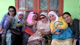 Download Lagu That's What Friends Are For - Dionne Warwick, Stevie Wonder, Elton John and Gladys Knight MP3