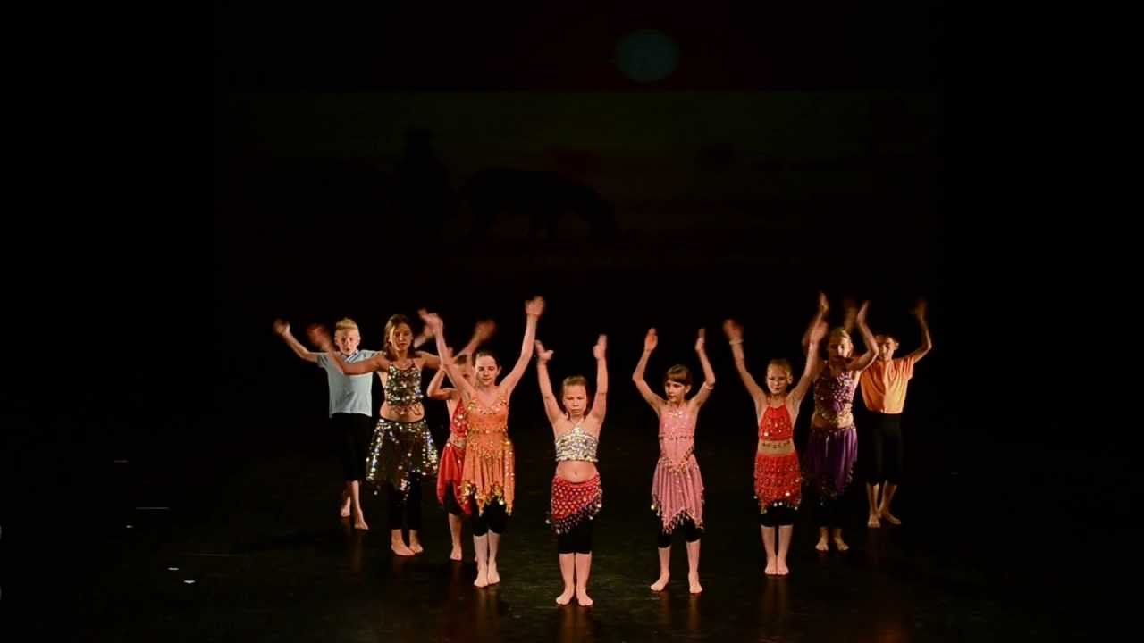 Waka Waka - 8 years old kids from Pilsen theatre (first rehearsal)