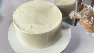 Secrets of achieving smooth butter icing on your cake .