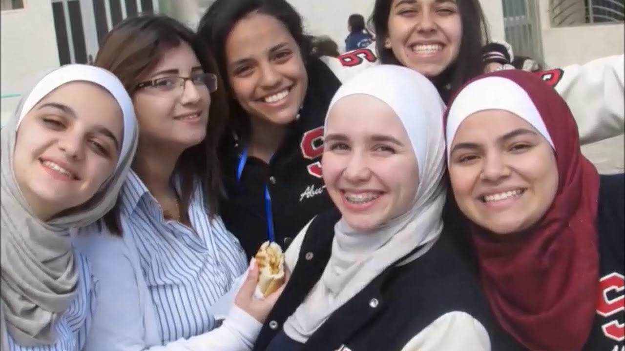 مدارس المنهل العالمية خريجي 2014/2015