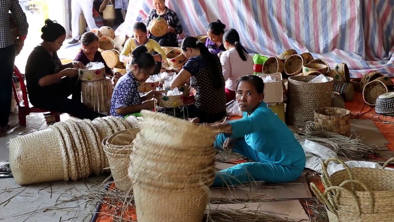 Sea-grass baskets factory in Vietnam