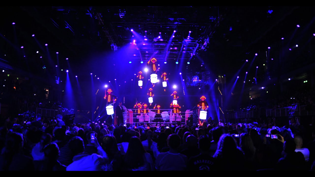 Singer Flying Performance Flying Drummers ® Aerial Top Act - YouTube