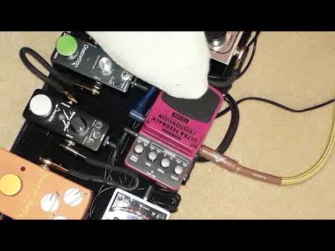 Behringer Ultra Feedback Distortion FD300  / Feedback Test / BOSS CLONE?