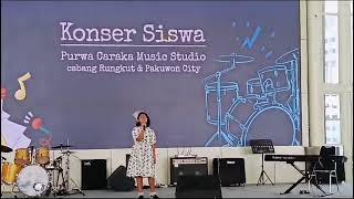 Sia - Chandelier Zisel Cover At Konser Siswa Purwacaraka
