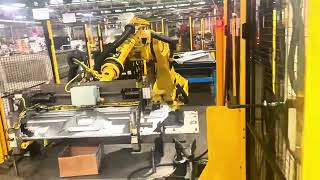 1025PLUS FASTENER INSERTION MACHINE WITH ROBOT Customer Cases