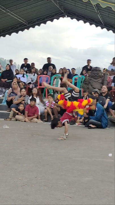 ATRAKSI SALTO DEPAN BELAKANG PARA BOCIL GANONG GANTENG #short #shorts #shortvideo #shortsvideo