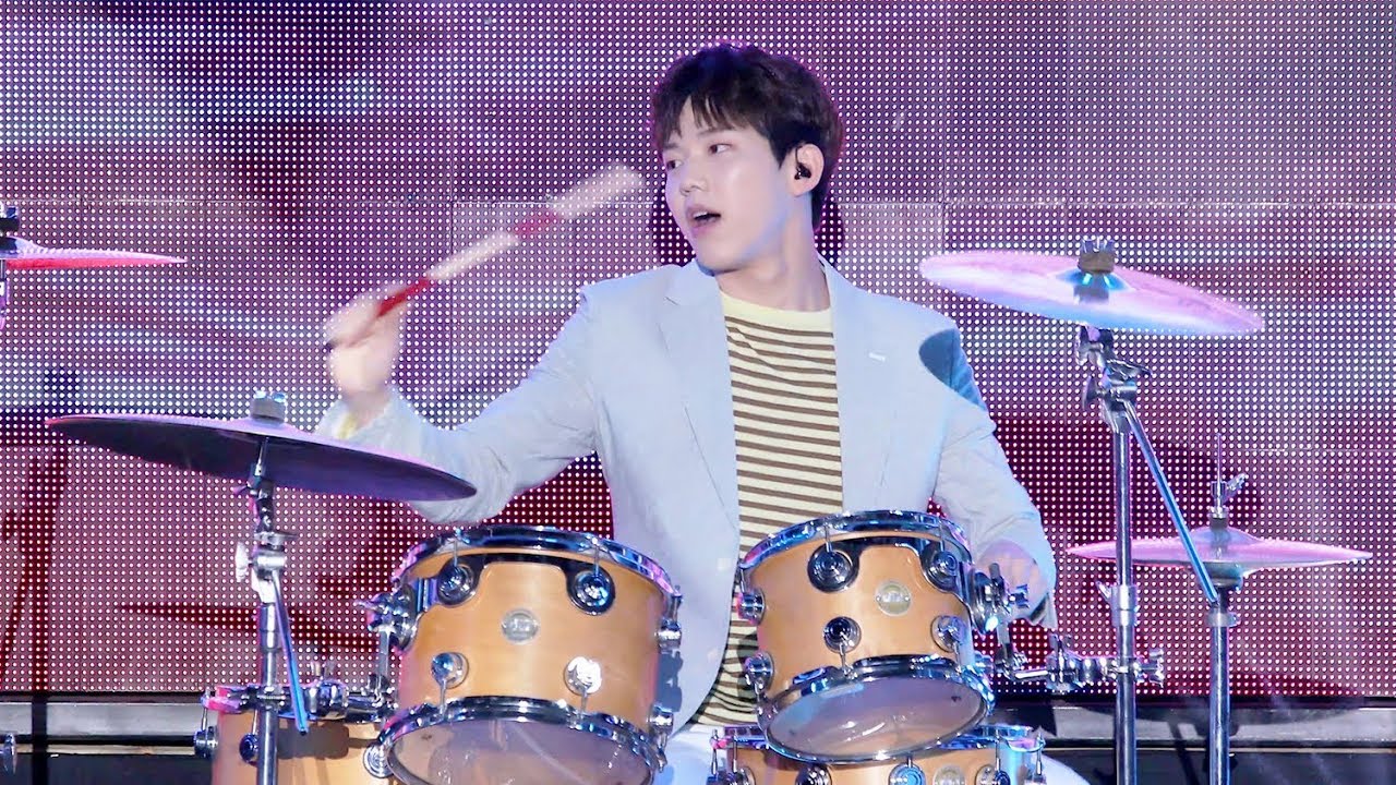 180826 데이식스(DAY6) 도운(Dowoon) - Congratulations [평택밴드경연대회] 4K 직캠 by 비몽