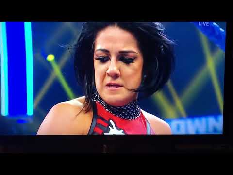 Bayley Attacks Sasha Banks - YouTube