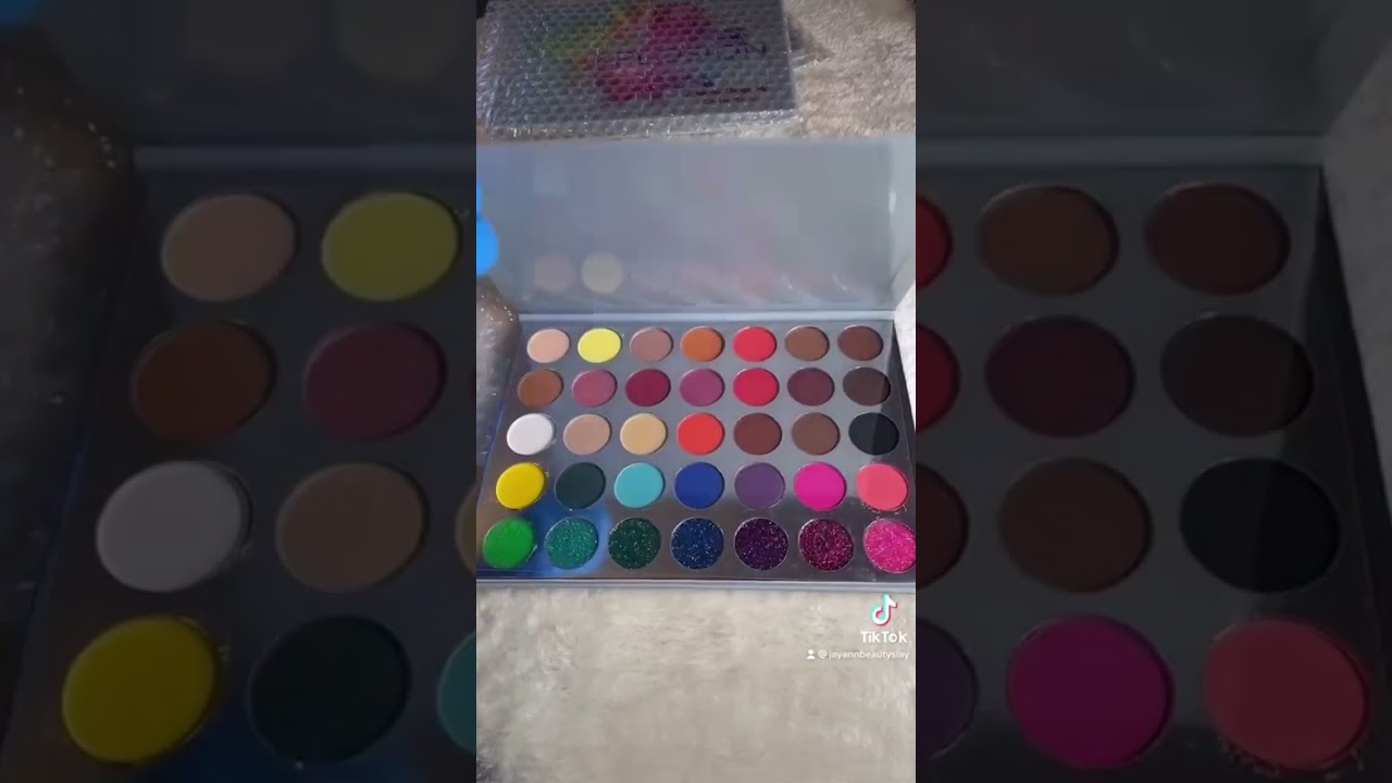 High Pigmented Eyeshadow Palette/ Bright Colours